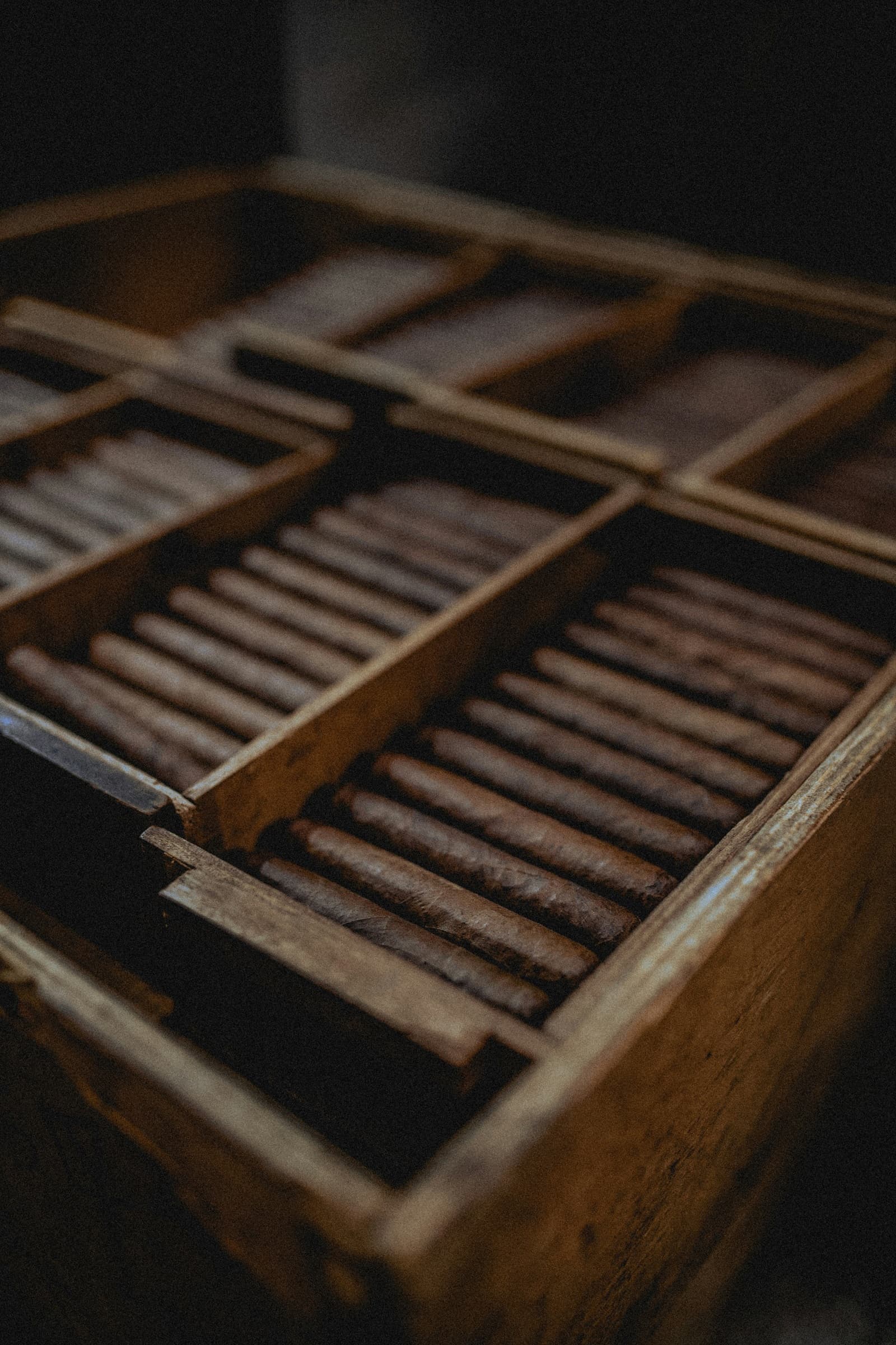 Cigar & Tobacco image